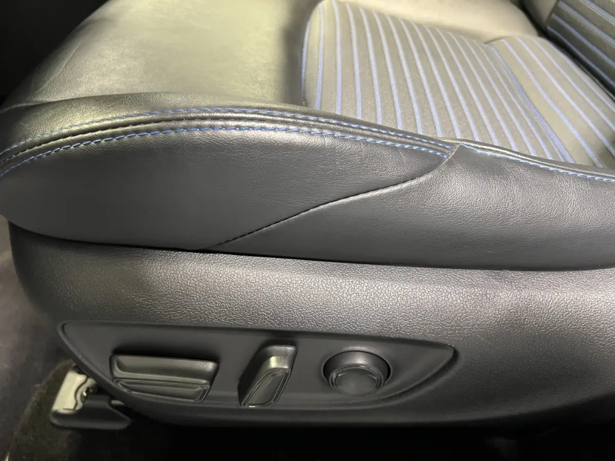 2.5 Hybrid Executive | Navigatie | LM Velgen 18" | Voorstoelen Verwarmd | PDC Voor en Achter | Cruise Control Adaptief | Lederen Bekleding |