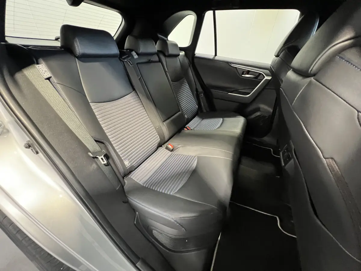 2.5 Hybrid Executive | Navigatie | LM Velgen 18" | Voorstoelen Verwarmd | PDC Voor en Achter | Cruise Control Adaptief | Lederen Bekleding |