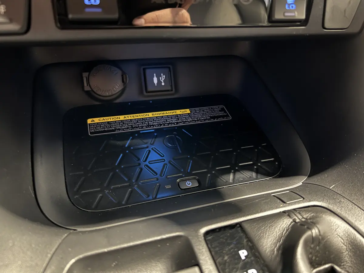 2.5 Hybrid Executive | Navigatie | LM Velgen 18" | Voorstoelen Verwarmd | PDC Voor en Achter | Cruise Control Adaptief | Lederen Bekleding |