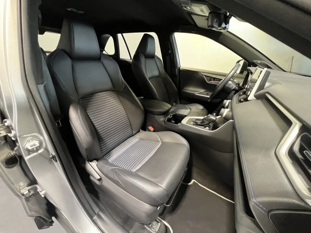 2.5 Hybrid Executive | Navigatie | LM Velgen 18" | Voorstoelen Verwarmd | PDC Voor en Achter | Cruise Control Adaptief | Lederen Bekleding |