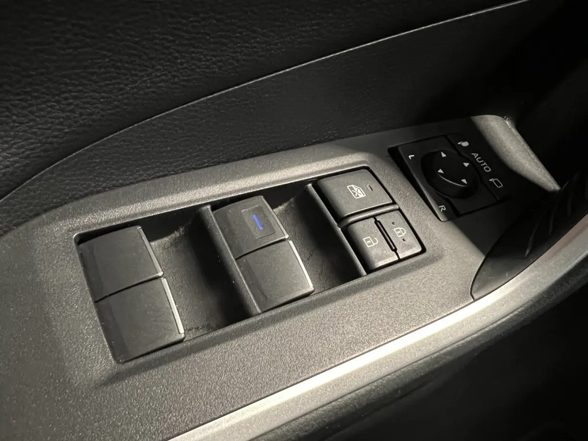 2.5 Hybrid Executive | Navigatie | LM Velgen 18" | Voorstoelen Verwarmd | PDC Voor en Achter | Cruise Control Adaptief | Lederen Bekleding |