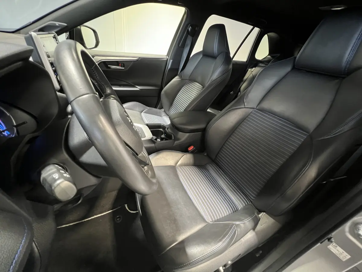 2.5 Hybrid Executive | Navigatie | LM Velgen 18" | Voorstoelen Verwarmd | PDC Voor en Achter | Cruise Control Adaptief | Lederen Bekleding |