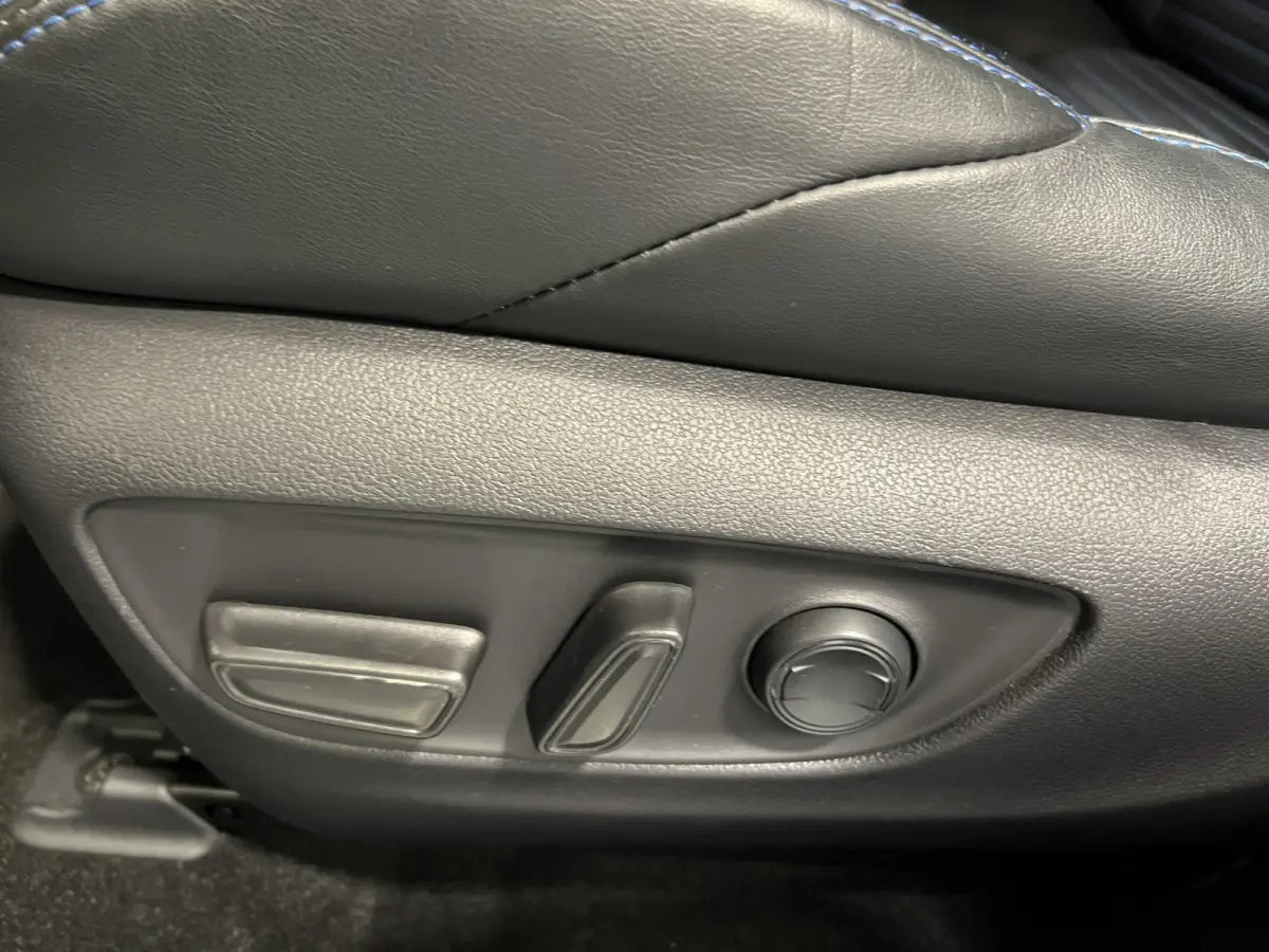 2.5 Hybrid Executive | Navigatie | LM Velgen 18" | Voorstoelen Verwarmd | PDC Voor en Achter | Cruise Control Adaptief | Lederen Bekleding |
