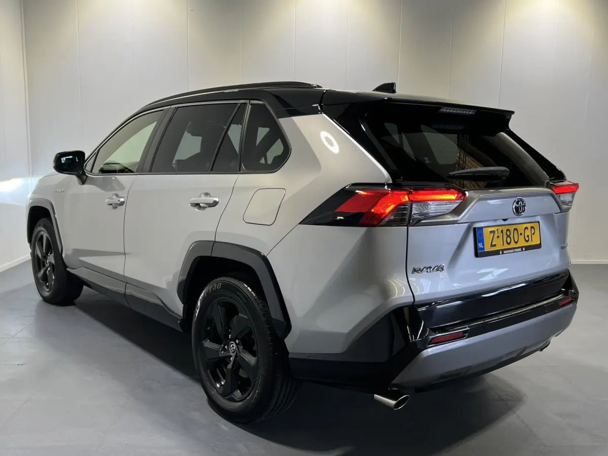 2.5 Hybrid Executive | Navigatie | LM Velgen 18" | Voorstoelen Verwarmd | PDC Voor en Achter | Cruise Control Adaptief | Lederen Bekleding |