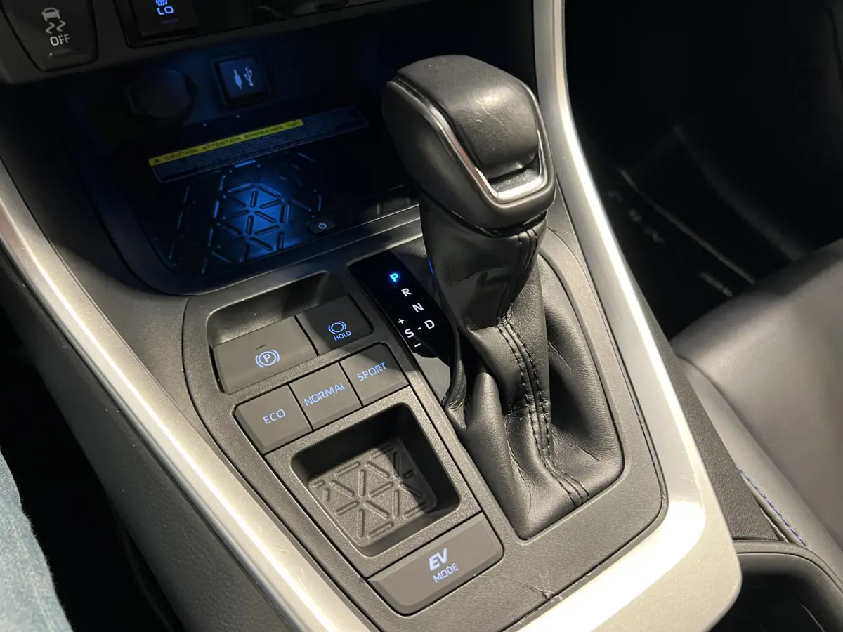2.5 Hybrid Executive | Navigatie | LM Velgen 18" | Voorstoelen Verwarmd | PDC Voor en Achter | Cruise Control Adaptief | Lederen Bekleding |