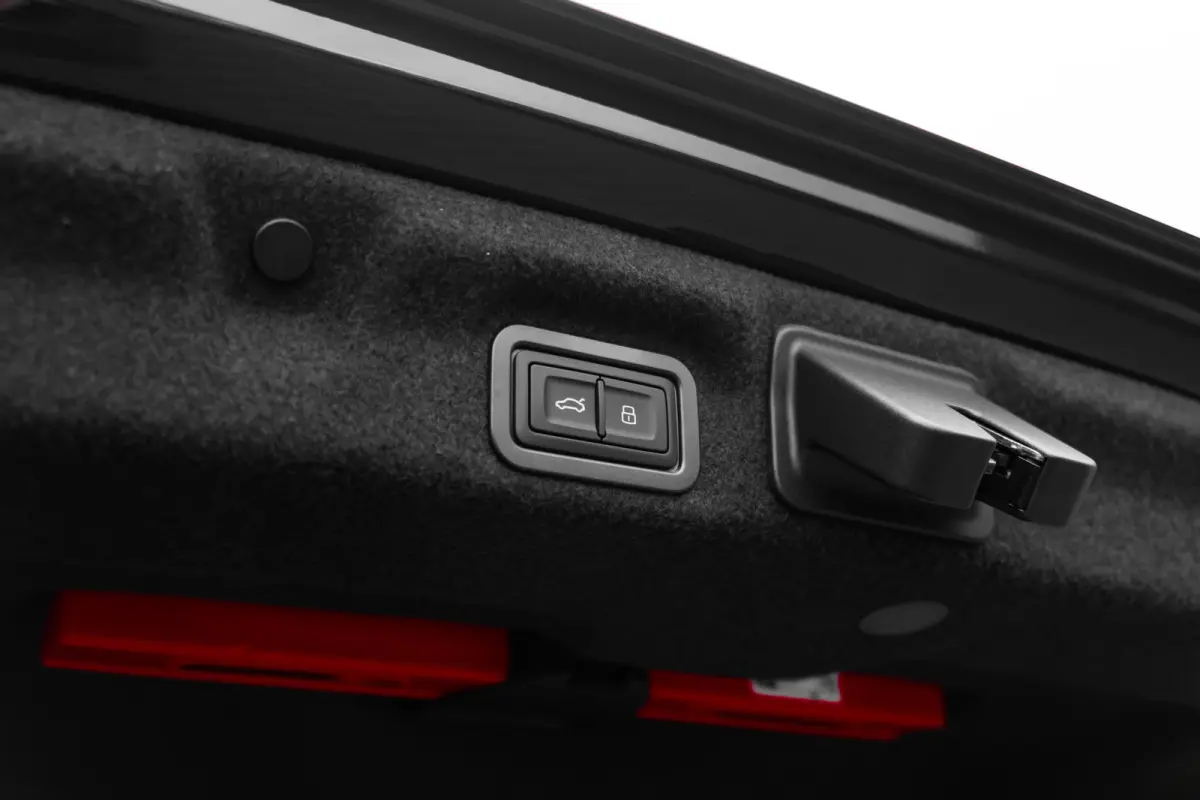Advanced edition 2.0 e-hybrid 299 pk | Adaptive cruise control | Airconditioning 4-zones | Audi sound system