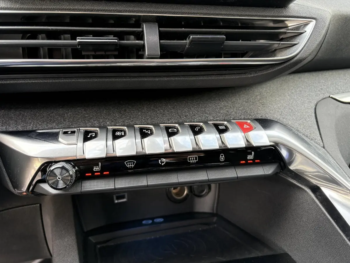 1.6 HYbrid 225 Blue Lease Allure | Stoelverwarming | Camera | Navigatie | Apple Carplay/Android Auto