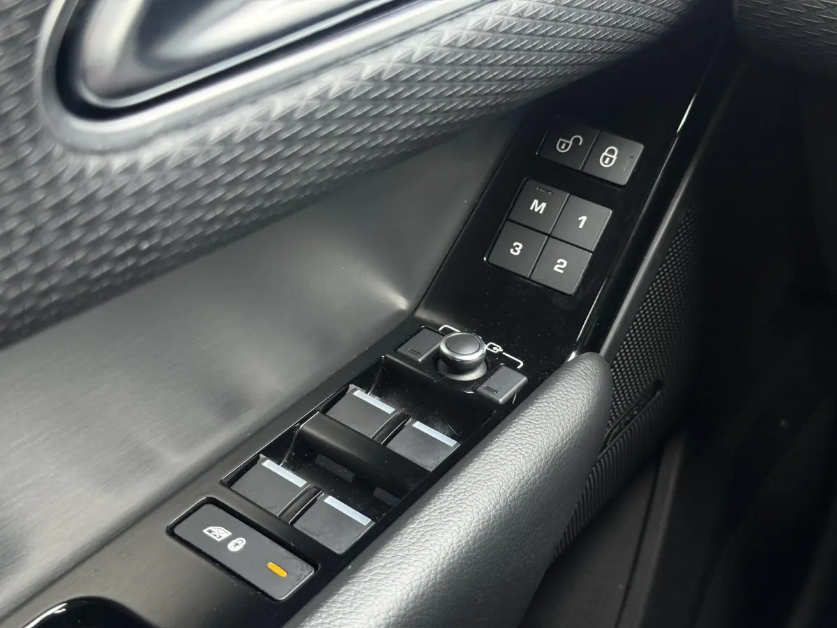 2.0 P300 Turbo AWD R-Dynamic HSE Pano|Navi|Carplay|Clima|Cruise|360 Camera|Meridian Sound|Leder|Side Steps|Nieuwe APK bij Aflevering