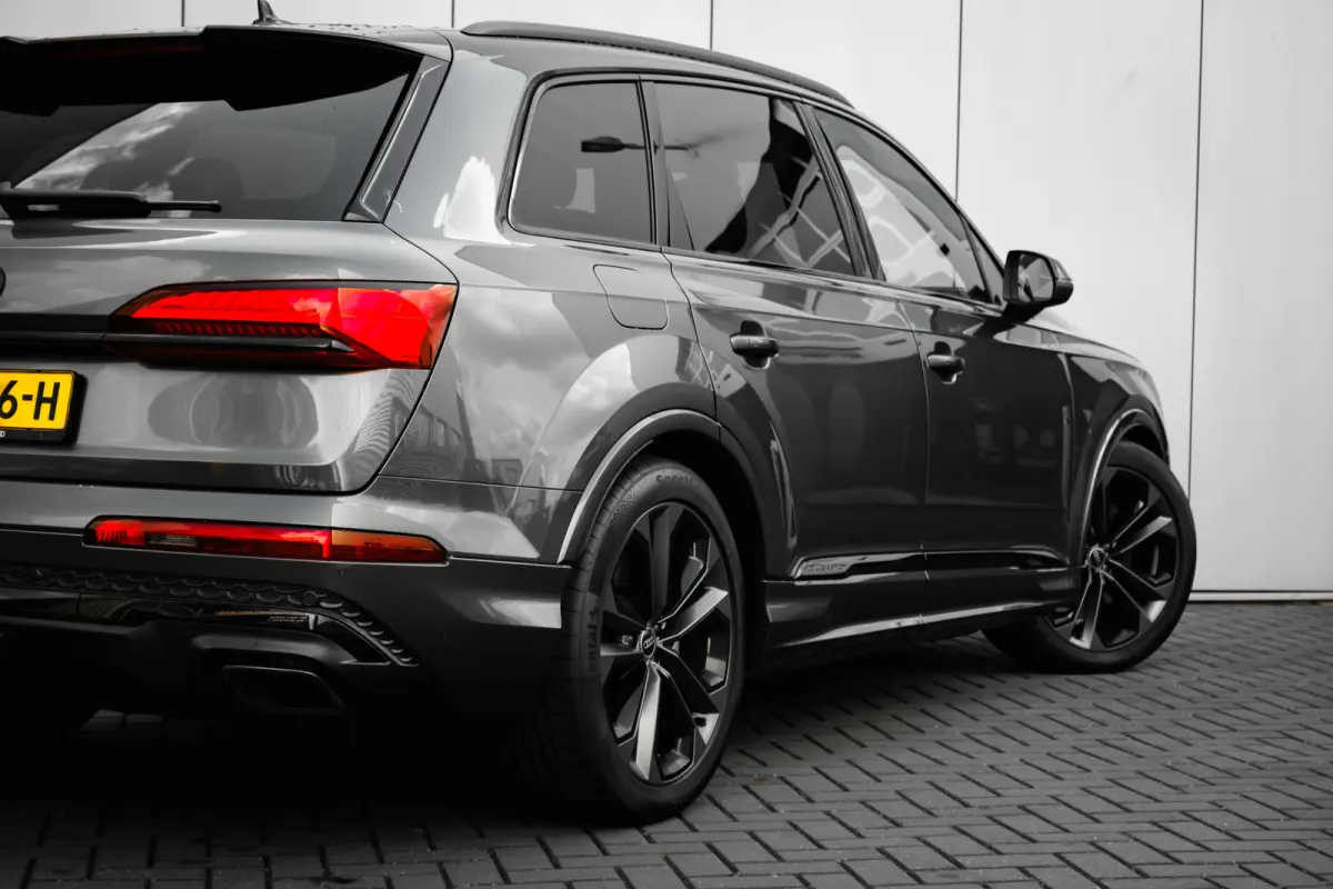 55 TFSI e quattro Pro Line S 394PK | | Leder valcona met S-logo | Panoramadak | Achterbank plus | Privacy glas | Stuurverwarming