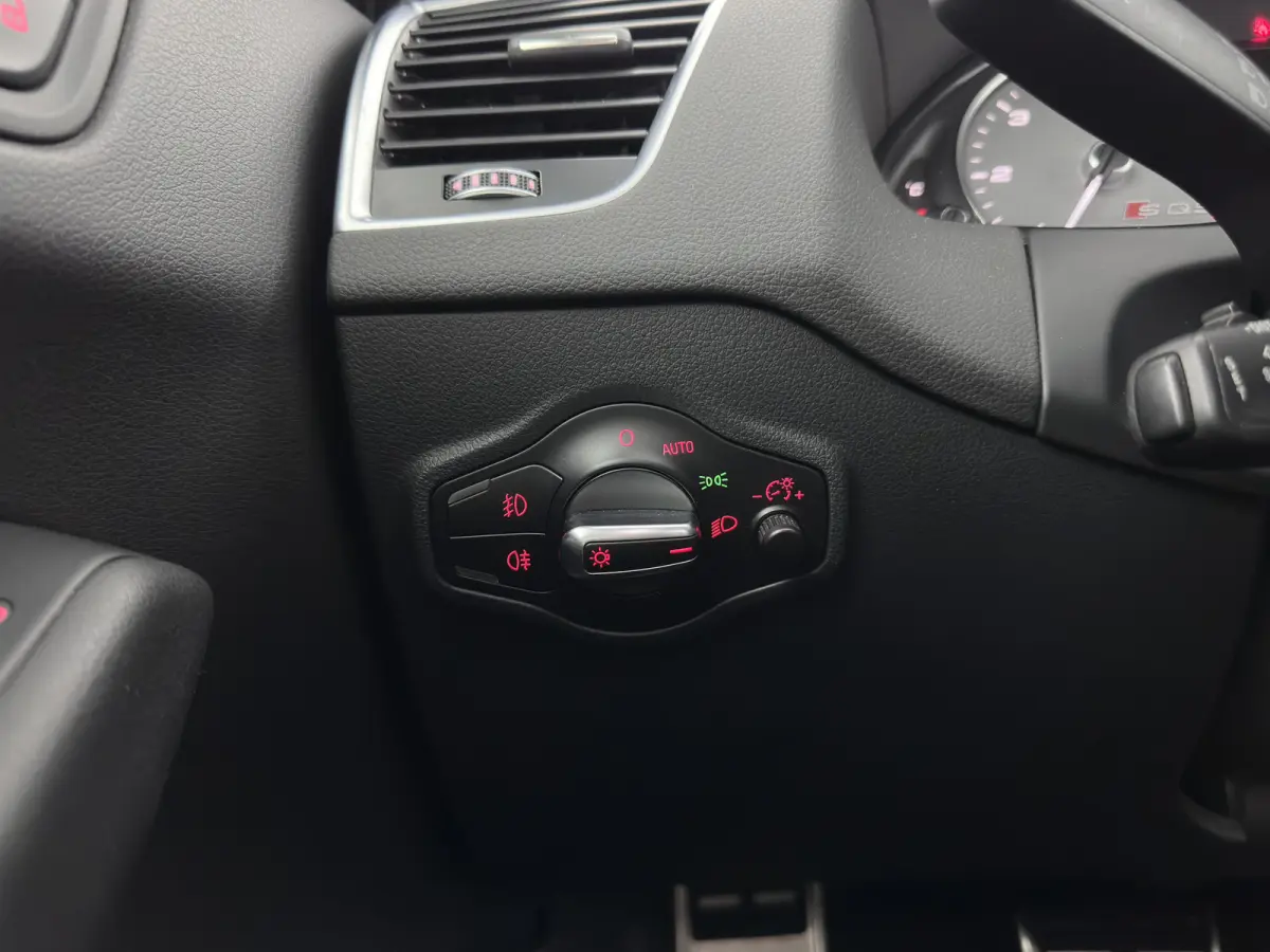 SQ5 3.0 TDI quattro Pro Line Aut. *PANO | LEATHER-ALCANTARA | XENON | BANG&OLUFSEN | HEATED-SPORTSEATS | KEYLESS | CAMERA | NAVI-FULLMAP | PRIVACY-GLASS | SHIFTPADDLES | TOWBAR | 21''ALU*