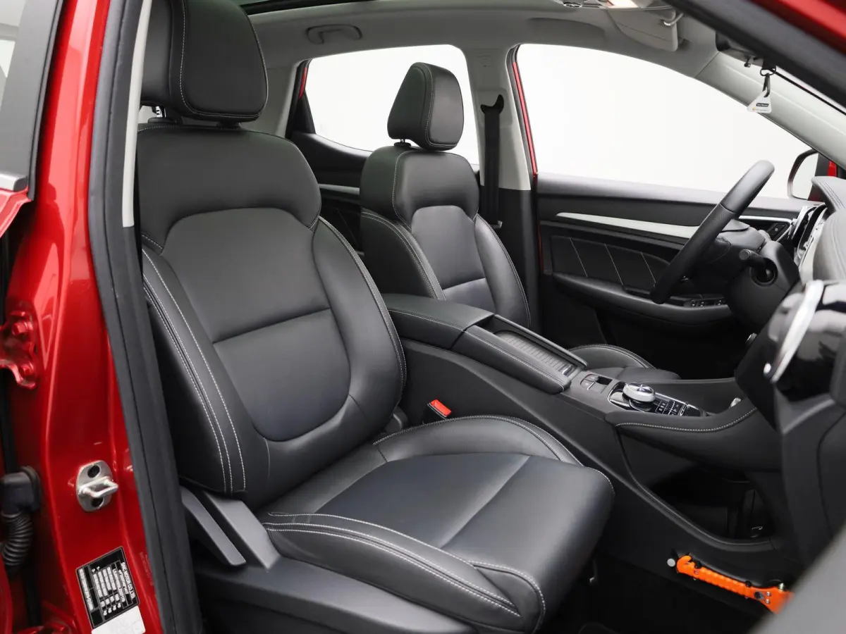 MG Luxury 45 kWh | Automaat | Panoramadak | Leder | Navigatie | Airco | Achteruitrijcamera | Apple Carplay / Android Auto | Stoelverwarming | Lichtmetalen Velgen |