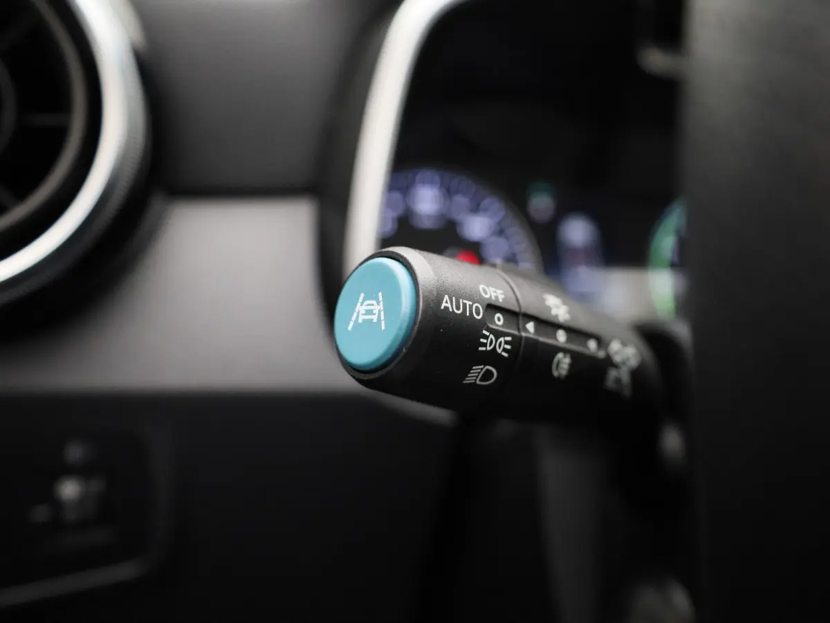MG Luxury 45 kWh | Automaat | Panoramadak | Leder | Navigatie | Airco | Achteruitrijcamera | Apple Carplay / Android Auto | Stoelverwarming | Lichtmetalen Velgen |