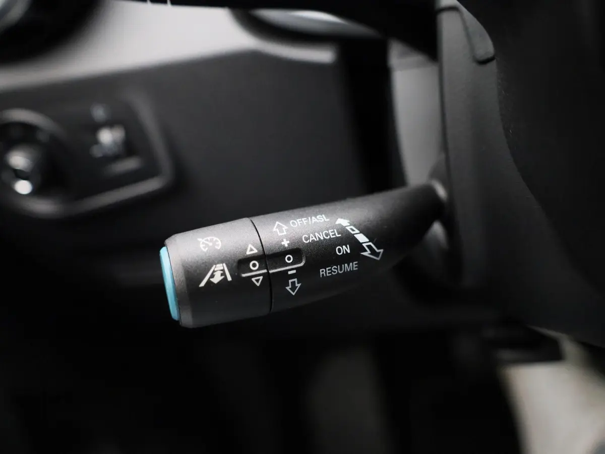 MG Luxury 45 kWh | Automaat | Panoramadak | Leder | Navigatie | Airco | Achteruitrijcamera | Apple Carplay / Android Auto | Stoelverwarming | Lichtmetalen Velgen |