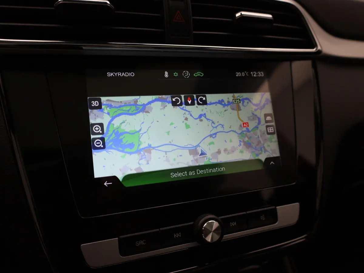 MG Luxury 45 kWh | Automaat | Panoramadak | Leder | Navigatie | Airco | Achteruitrijcamera | Apple Carplay / Android Auto | Stoelverwarming | Lichtmetalen Velgen |