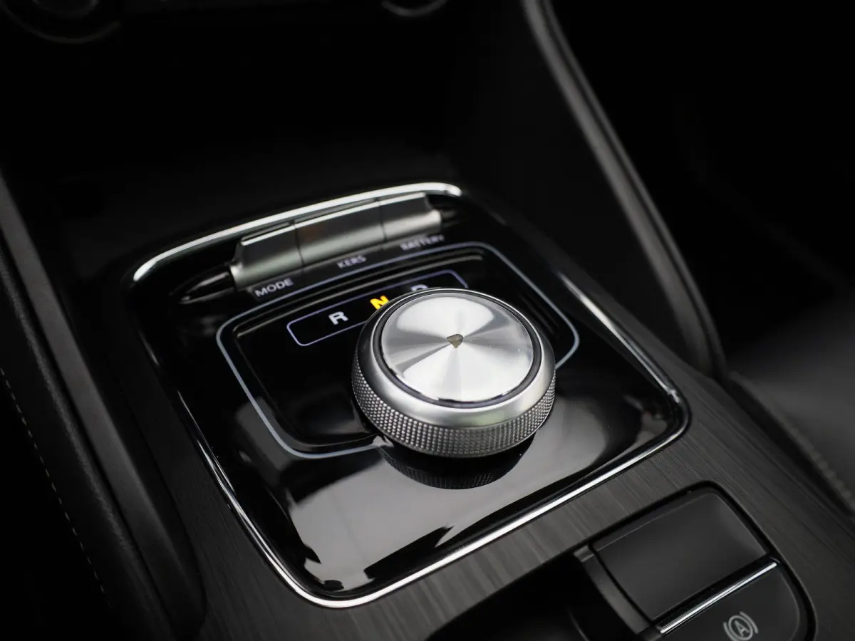 MG Luxury 45 kWh | Automaat | Panoramadak | Leder | Navigatie | Airco | Achteruitrijcamera | Apple Carplay / Android Auto | Stoelverwarming | Lichtmetalen Velgen |