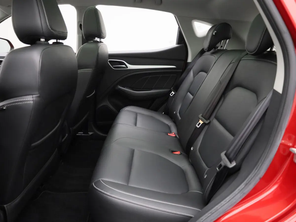 MG Luxury 45 kWh | Automaat | Panoramadak | Leder | Navigatie | Airco | Achteruitrijcamera | Apple Carplay / Android Auto | Stoelverwarming | Lichtmetalen Velgen |
