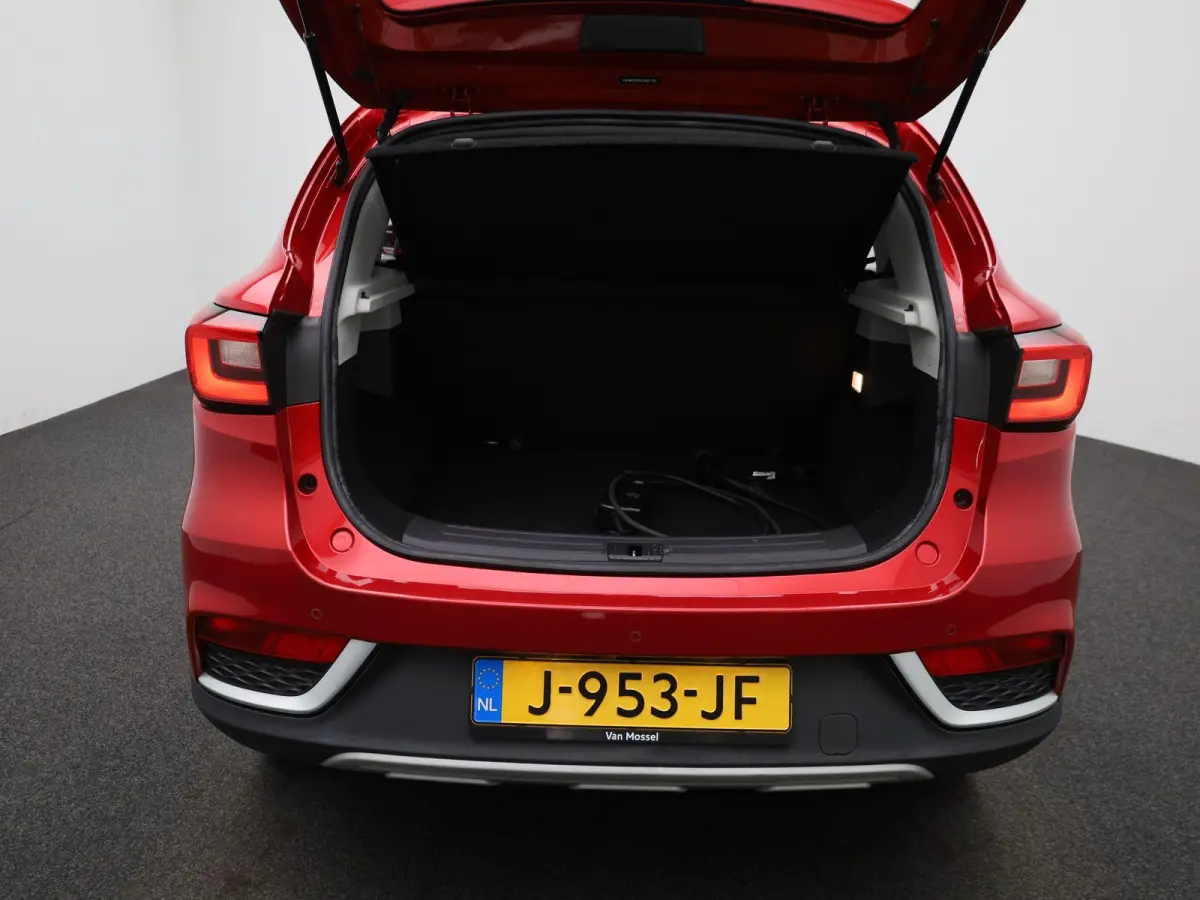 MG Luxury 45 kWh | Automaat | Panoramadak | Leder | Navigatie | Airco | Achteruitrijcamera | Apple Carplay / Android Auto | Stoelverwarming | Lichtmetalen Velgen |