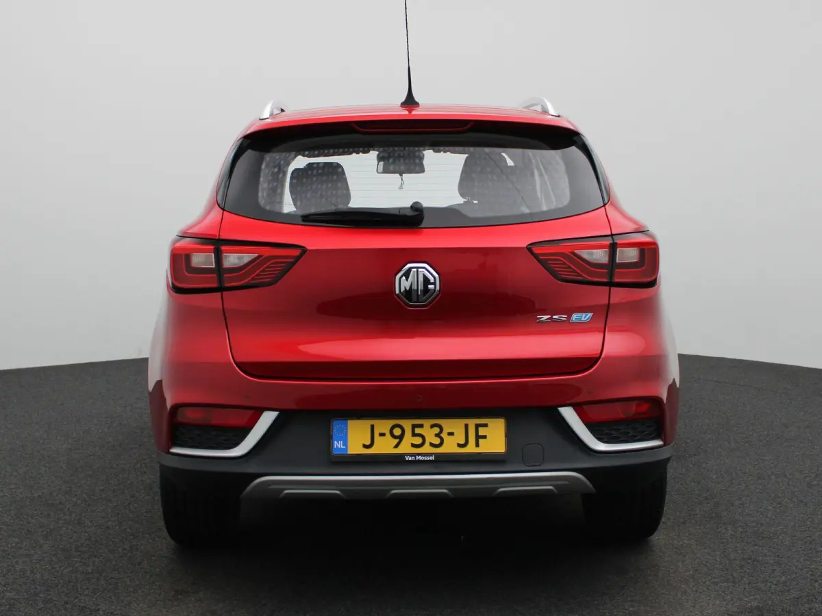 MG Luxury 45 kWh | Automaat | Panoramadak | Leder | Navigatie | Airco | Achteruitrijcamera | Apple Carplay / Android Auto | Stoelverwarming | Lichtmetalen Velgen |