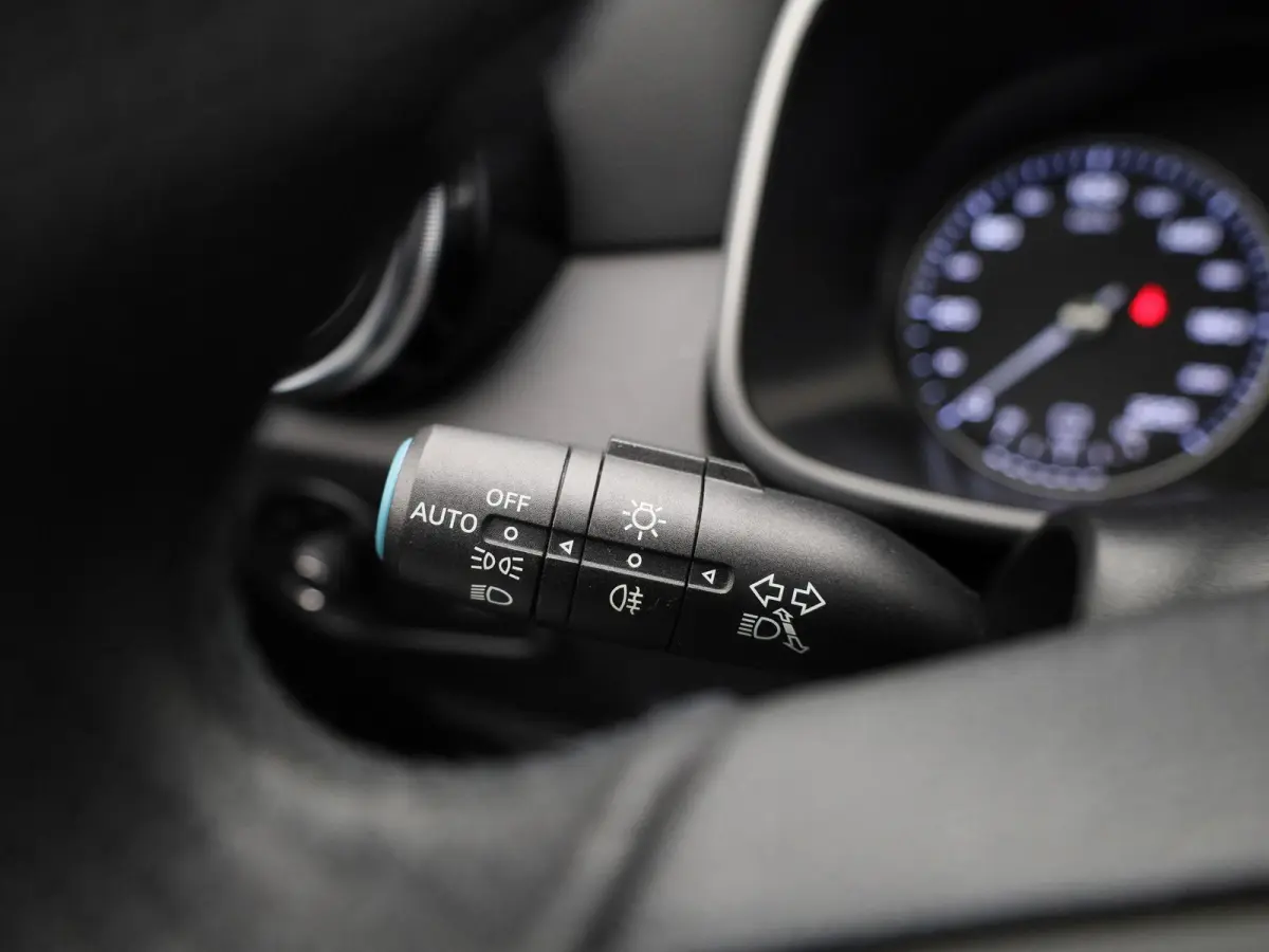 MG Luxury 45 kWh | Automaat | Panoramadak | Leder | Navigatie | Airco | Achteruitrijcamera | Apple Carplay / Android Auto | Stoelverwarming | Lichtmetalen Velgen |