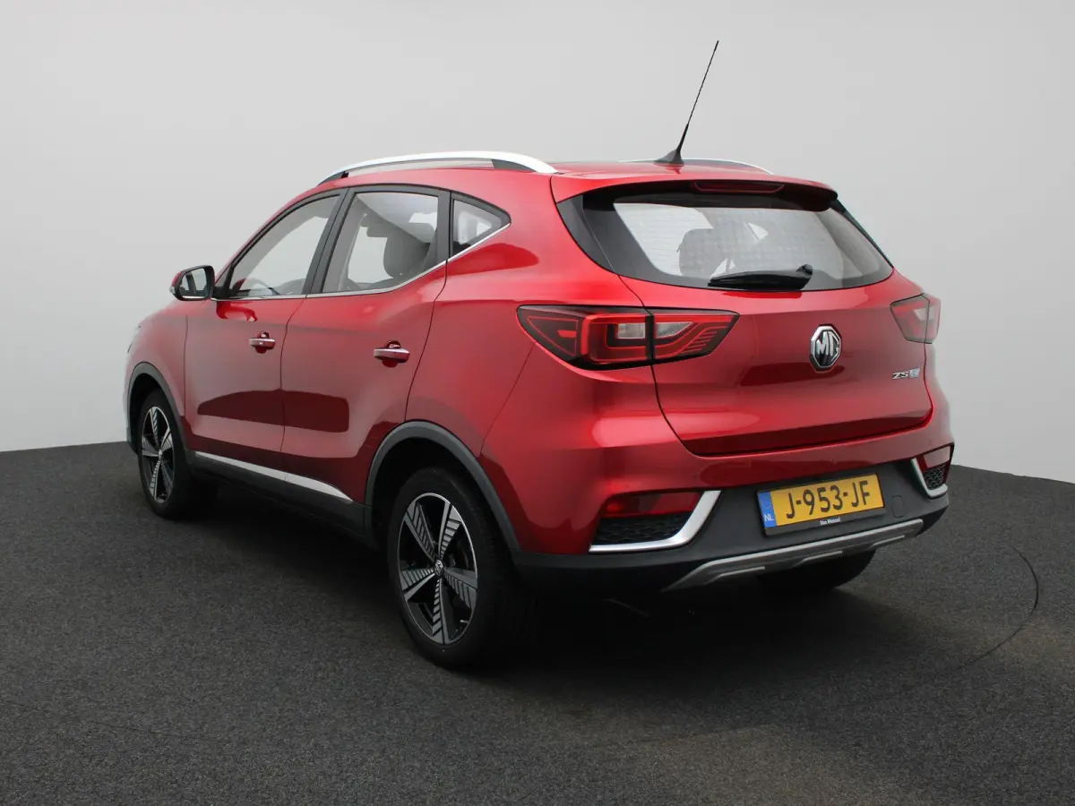 MG Luxury 45 kWh | Automaat | Panoramadak | Leder | Navigatie | Airco | Achteruitrijcamera | Apple Carplay / Android Auto | Stoelverwarming | Lichtmetalen Velgen |