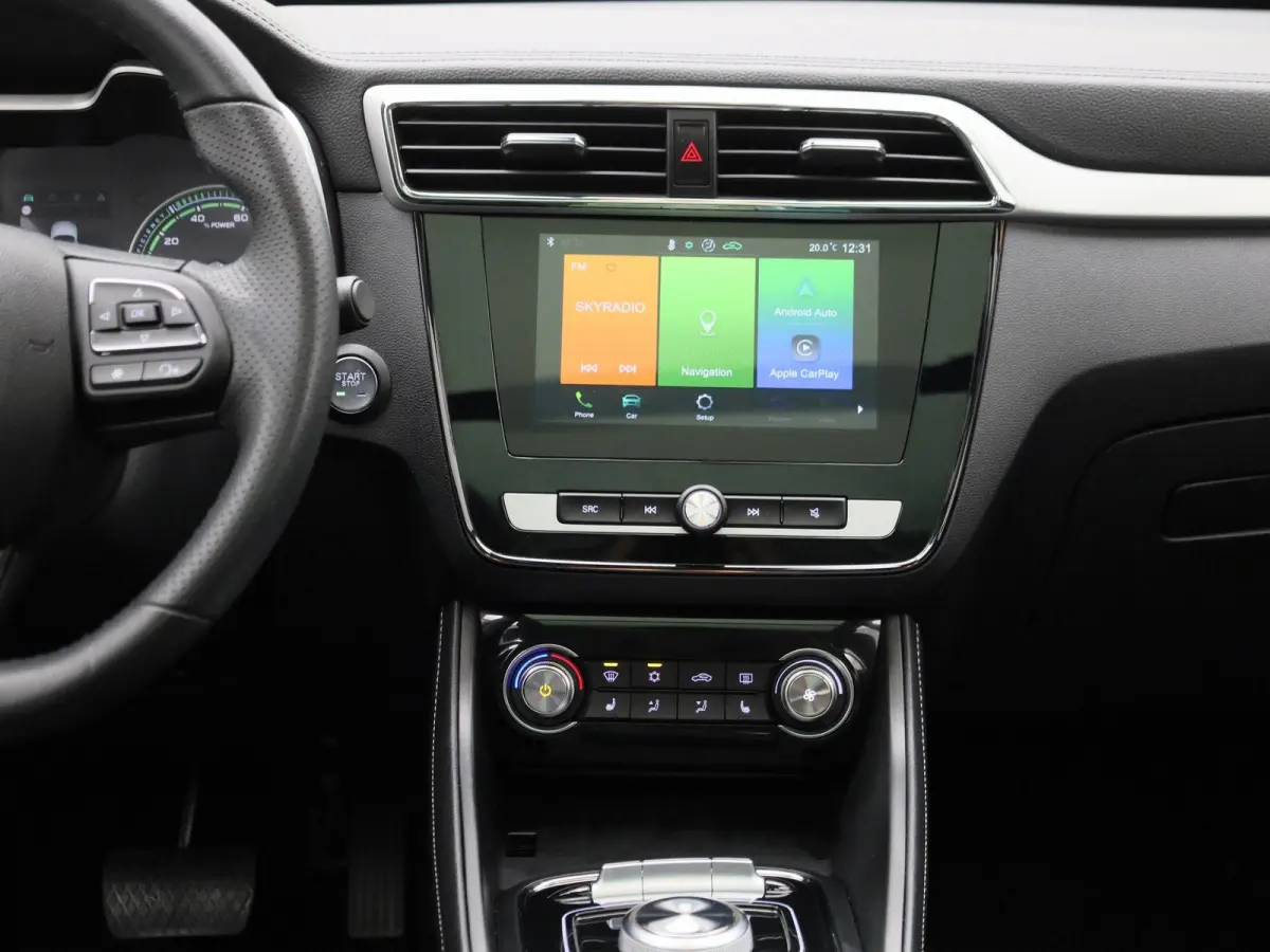 MG Luxury 45 kWh | Automaat | Panoramadak | Leder | Navigatie | Airco | Achteruitrijcamera | Apple Carplay / Android Auto | Stoelverwarming | Lichtmetalen Velgen |