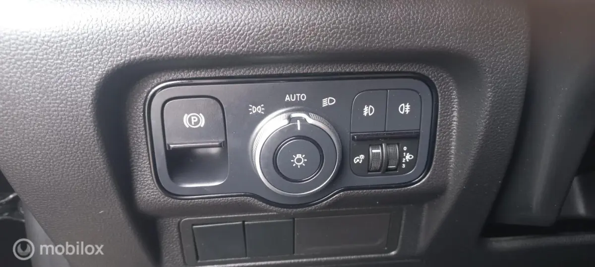 bestel 110 CDI L1/CLIMATECONTROL/NAVIGATIE/3ZITS