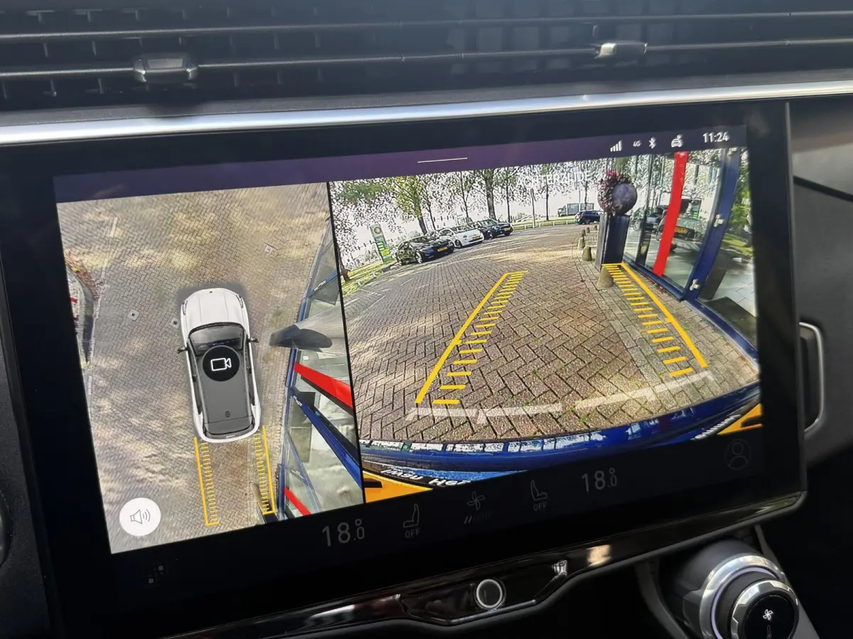 1.5 | Panoramadak | Climate control | Navigatie | PDC + Camera | Apple CarPlay/Android Auto |