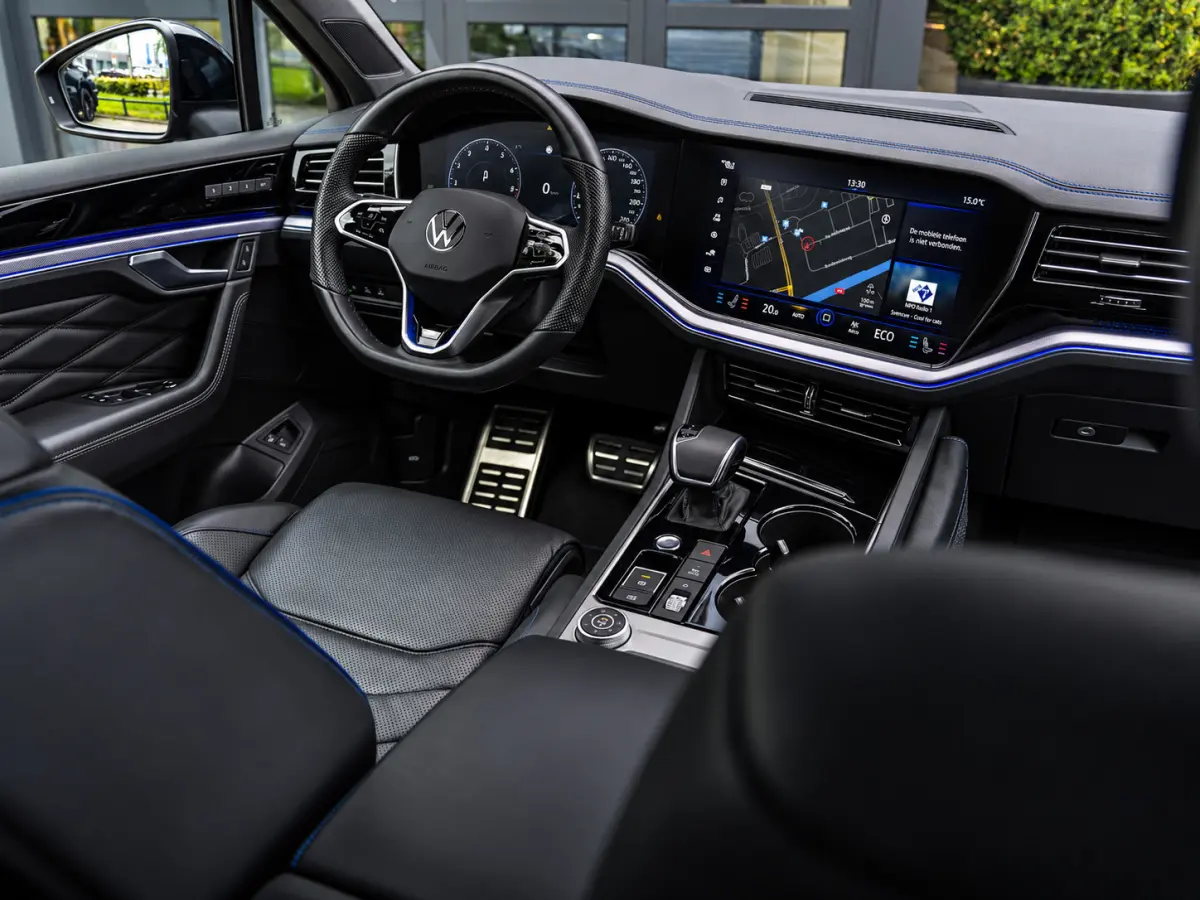 3.0 TSI eHybrid R-Line|PANO|MASSAGE|HUD