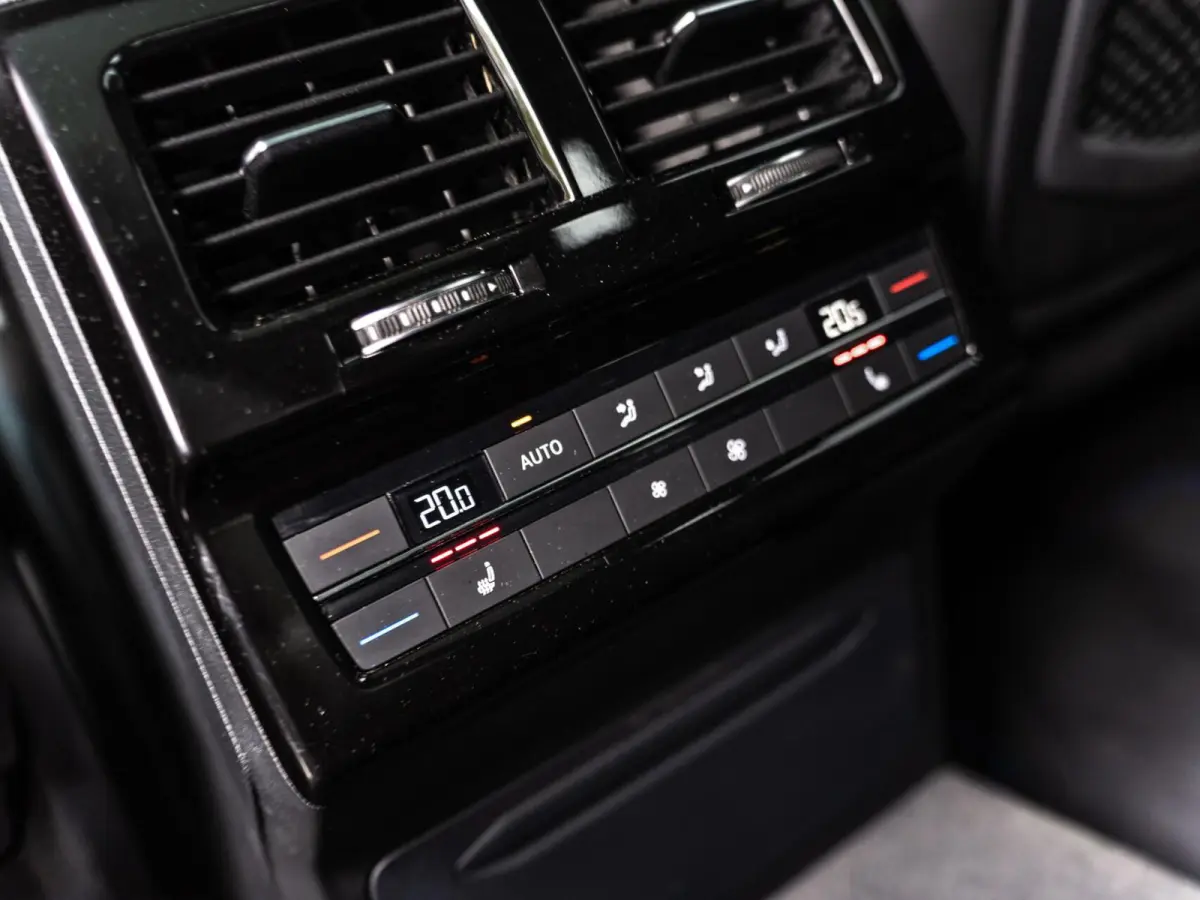 3.0 TSI eHybrid R-Line|PANO|MASSAGE|HUD