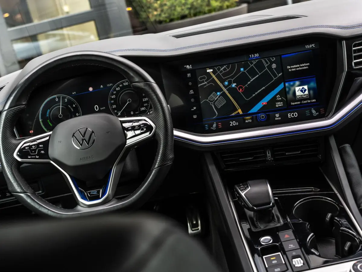 3.0 TSI eHybrid R-Line|PANO|MASSAGE|HUD