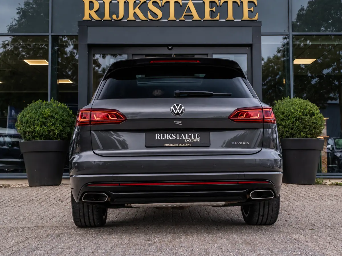 3.0 TSI eHybrid R-Line|PANO|MASSAGE|HUD