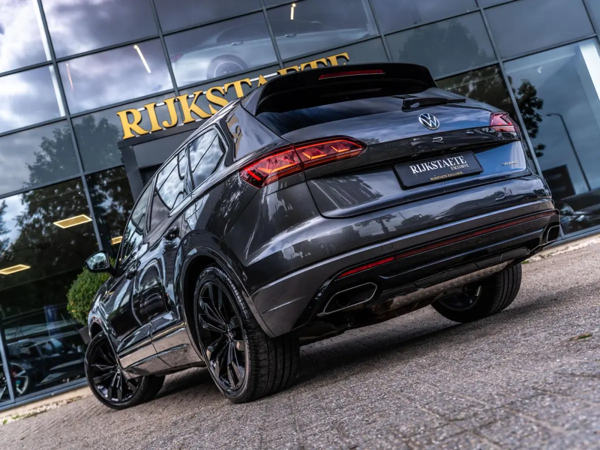 3.0 TSI eHybrid R-Line|PANO|MASSAGE|HUD