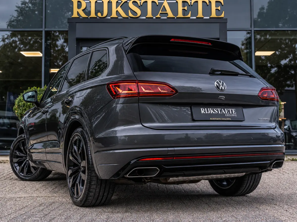 3.0 TSI eHybrid R-Line|PANO|MASSAGE|HUD