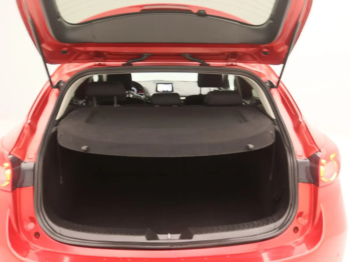 2.0 SkyActiv-G 120 SkyLease+ | Automaat | Stoelverwarming | Stuurverwarming | Navigatie | Climate Control |