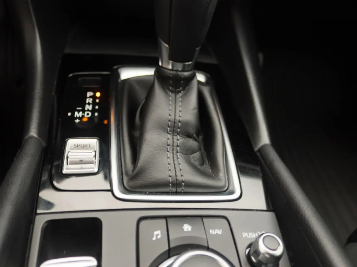 2.0 SkyActiv-G 120 SkyLease+ | Automaat | Stoelverwarming | Stuurverwarming | Navigatie | Climate Control |