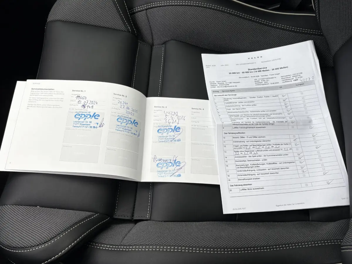 2.0 T6 Plug-in hybrid AWD Plus Dark Showroomprijs van €44.400,- nu voor slechts €42.440,- Uw herfstvoordeel: maar liefst €1.960,-!| DEALER ONDERHOUDEN | HARMAN/KADON | 360° GRADEN CAM