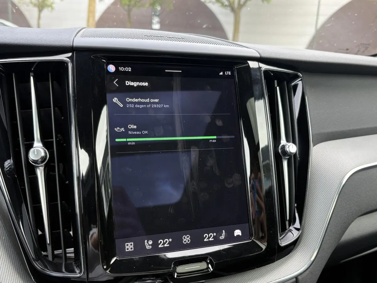 2.0 T6 Plug-in hybrid AWD Plus Dark Showroomprijs van €44.400,- nu voor slechts €42.440,- Uw herfstvoordeel: maar liefst €1.960,-!| DEALER ONDERHOUDEN | HARMAN/KADON | 360° GRADEN CAM