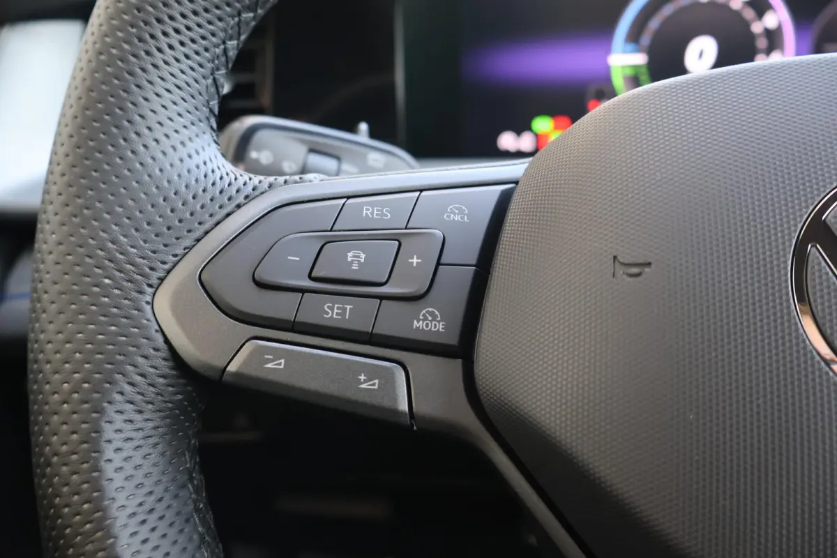 1.5 eHybrid 272pk R-Line Edition | SoH 100% | Trekhaak | Panoramadak | 360 Camera | Head-up Display