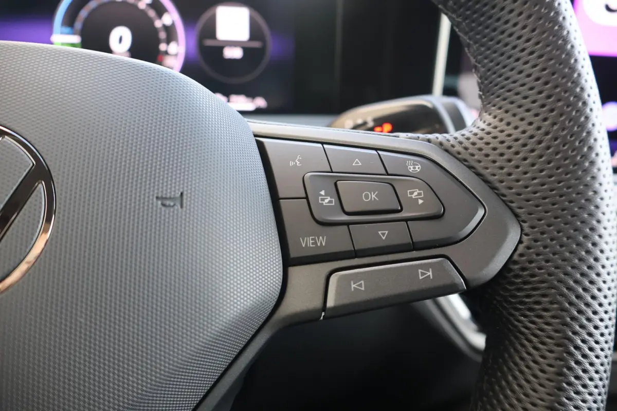 1.5 eHybrid 272pk R-Line Edition | SoH 100% | Trekhaak | Panoramadak | 360 Camera | Head-up Display