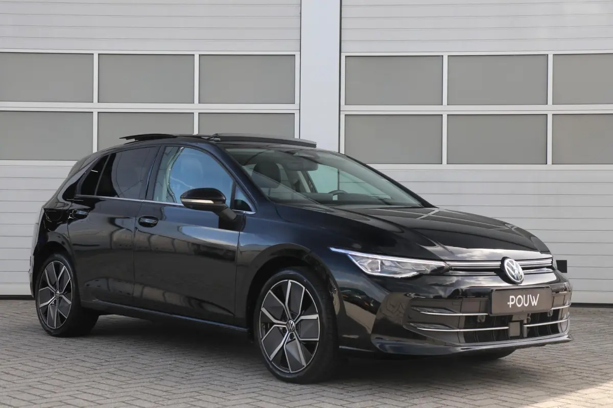 1.5 eHybrid 204pk Style | Panoramadak  | Stoelverwarming | Head-up Display | 360 Camera | Trekhaak Wegklapbaar
