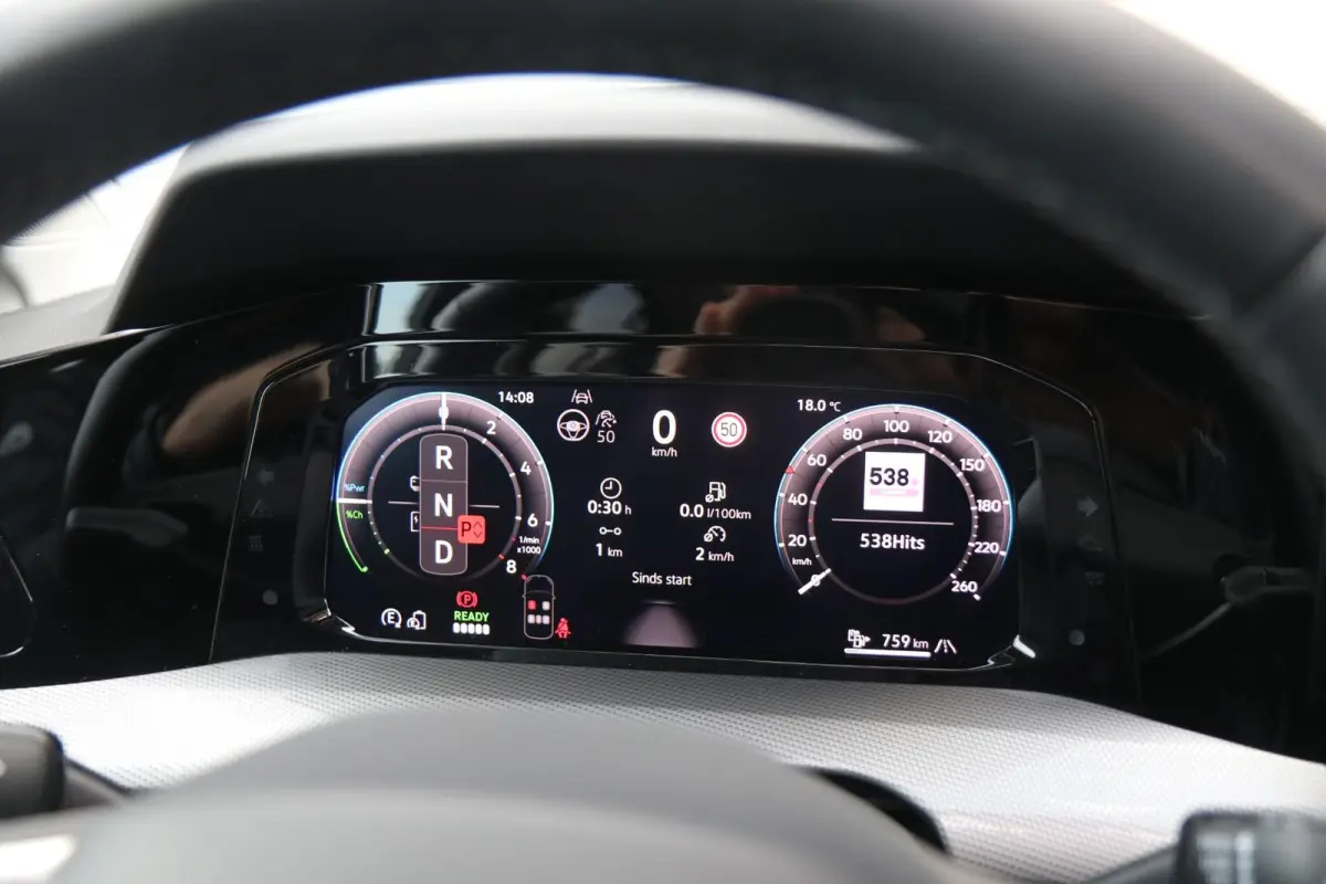 1.5 eHybrid 204pk Style | Panoramadak  | Stoelverwarming | Head-up Display | 360 Camera | Trekhaak Wegklapbaar