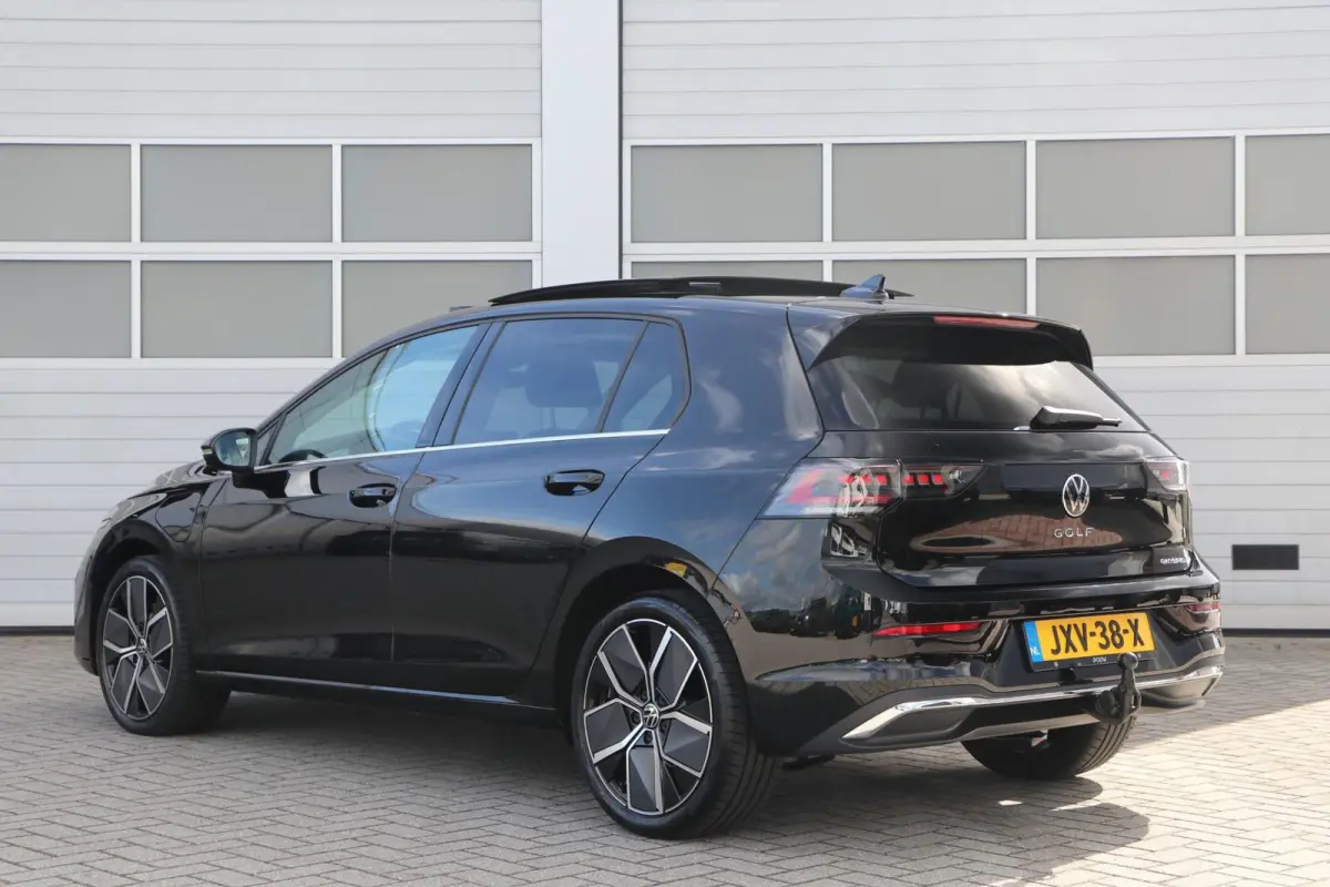 1.5 eHybrid 204pk Style | Panoramadak  | Stoelverwarming | Head-up Display | 360 Camera | Trekhaak Wegklapbaar