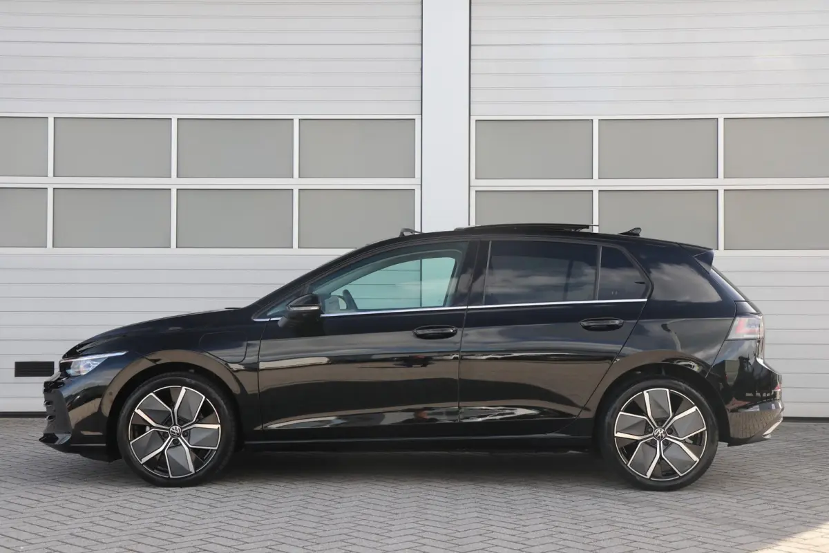 1.5 eHybrid 204pk Style | Panoramadak  | Stoelverwarming | Head-up Display | 360 Camera | Trekhaak Wegklapbaar