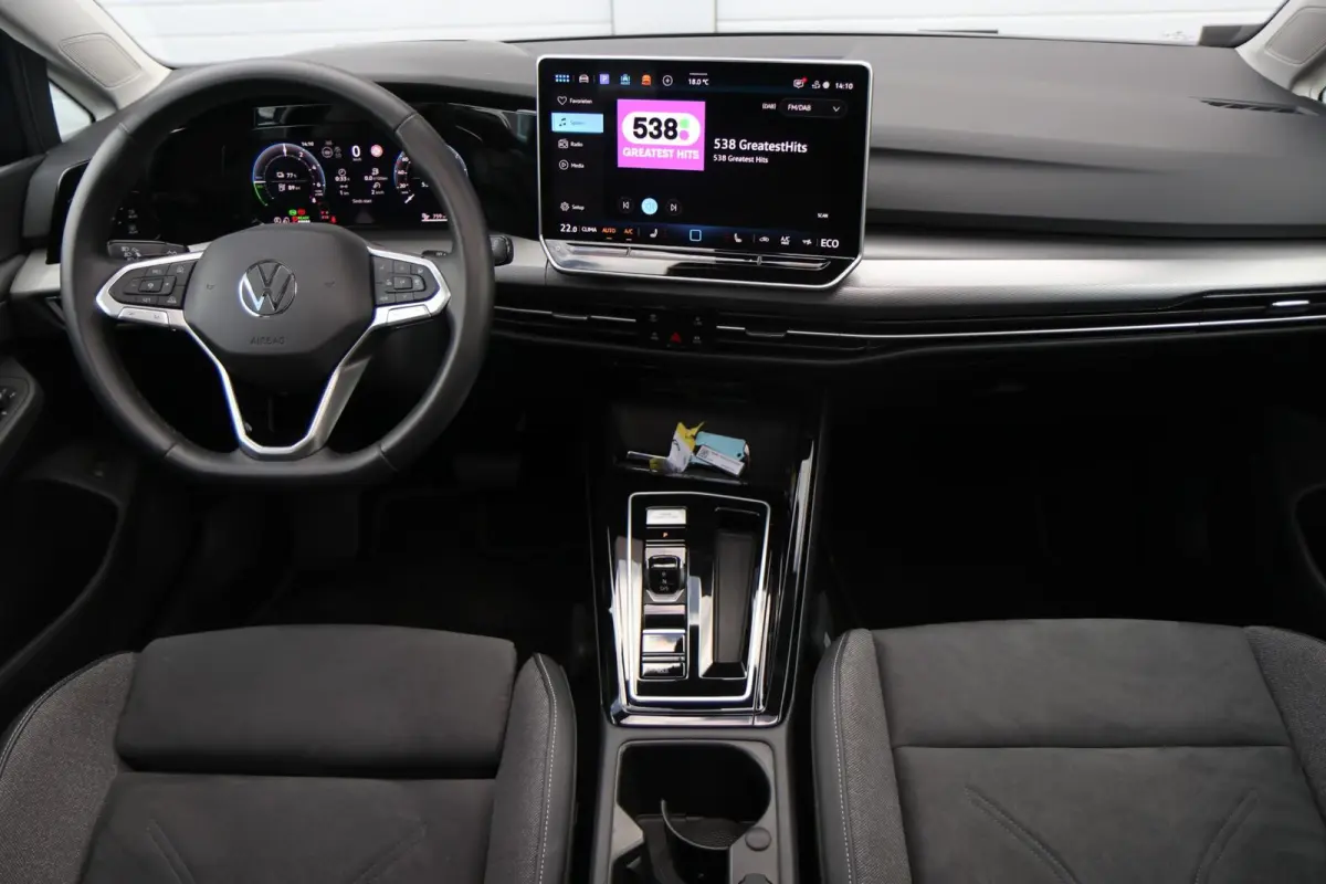 1.5 eHybrid 204pk Style | Panoramadak  | Stoelverwarming | Head-up Display | 360 Camera | Trekhaak Wegklapbaar