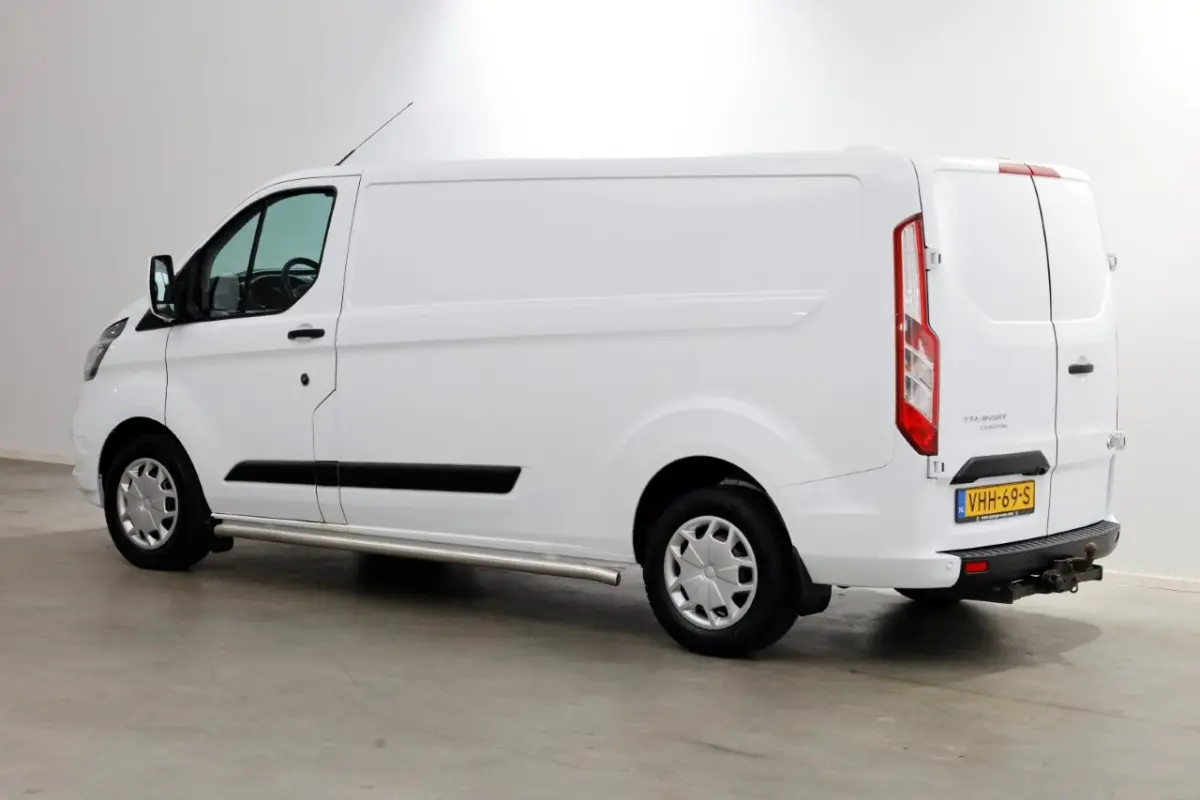 320 2.0 TDCI 130pk L2H1 Trend Airco/Navi/Camera 10-2020