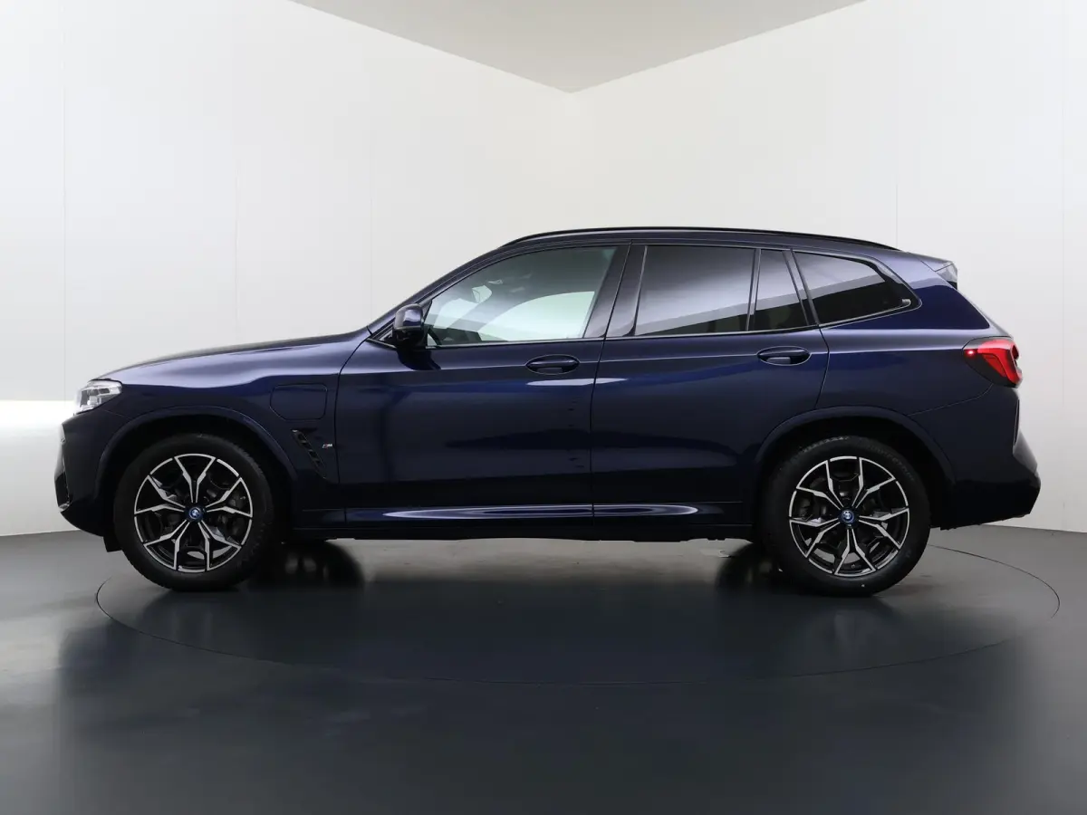 xDrive30e APPLE CAR./ANDROID AUTO | ELECT. ACHTERKLEP | STOEL VERW. | CRUISE CONTR. |