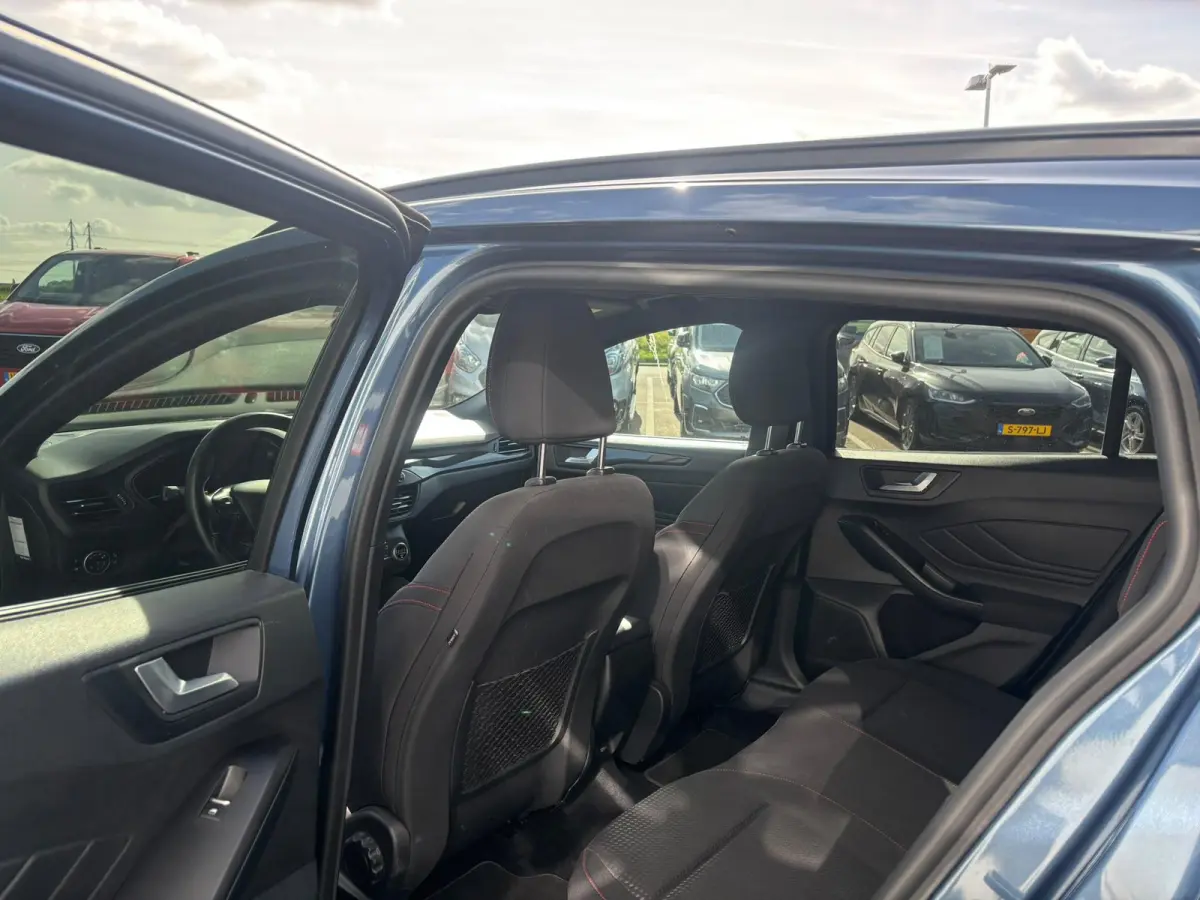 1.5 EcoBoost 150 PK ST Line | Automaat | Parkeersensoren Voor + Achter | Parkeer Camera Achter | Verwarmde Voorstoelen | Navigatie | Climate Control | Trekhaak