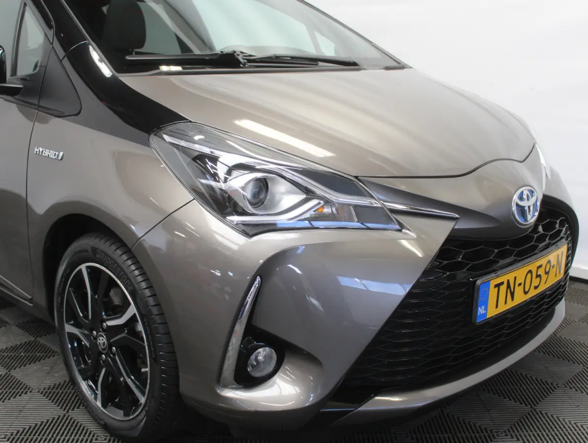 1.5 Hybrid Bi-Tone Plus CLIMATE | LMV16 | AFNBTREKHAAK | CRUISE | LED | NAVI | CAMERA | PANODAK