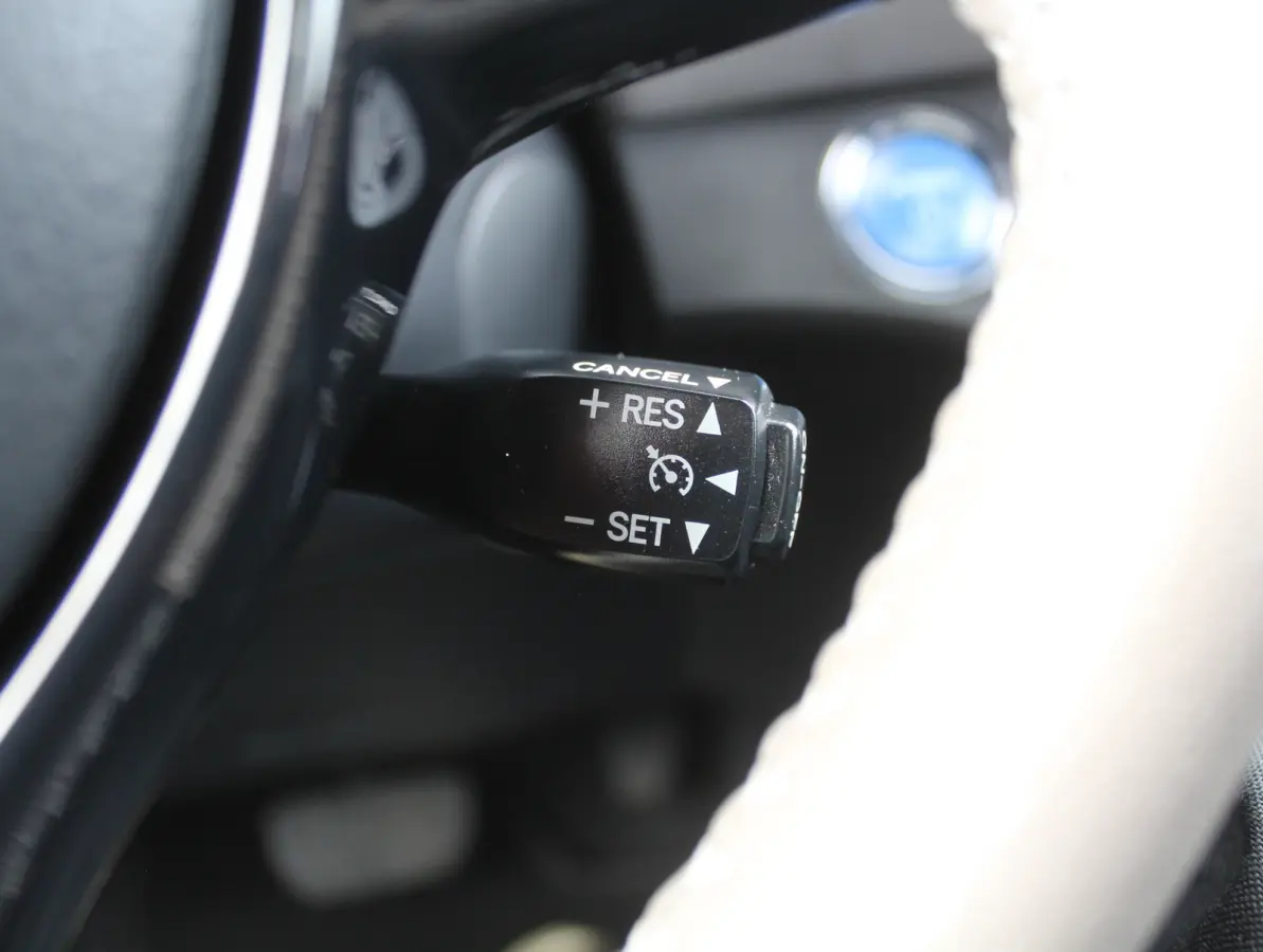 1.5 Hybrid Bi-Tone Plus CLIMATE | LMV16 | AFNBTREKHAAK | CRUISE | LED | NAVI | CAMERA | PANODAK