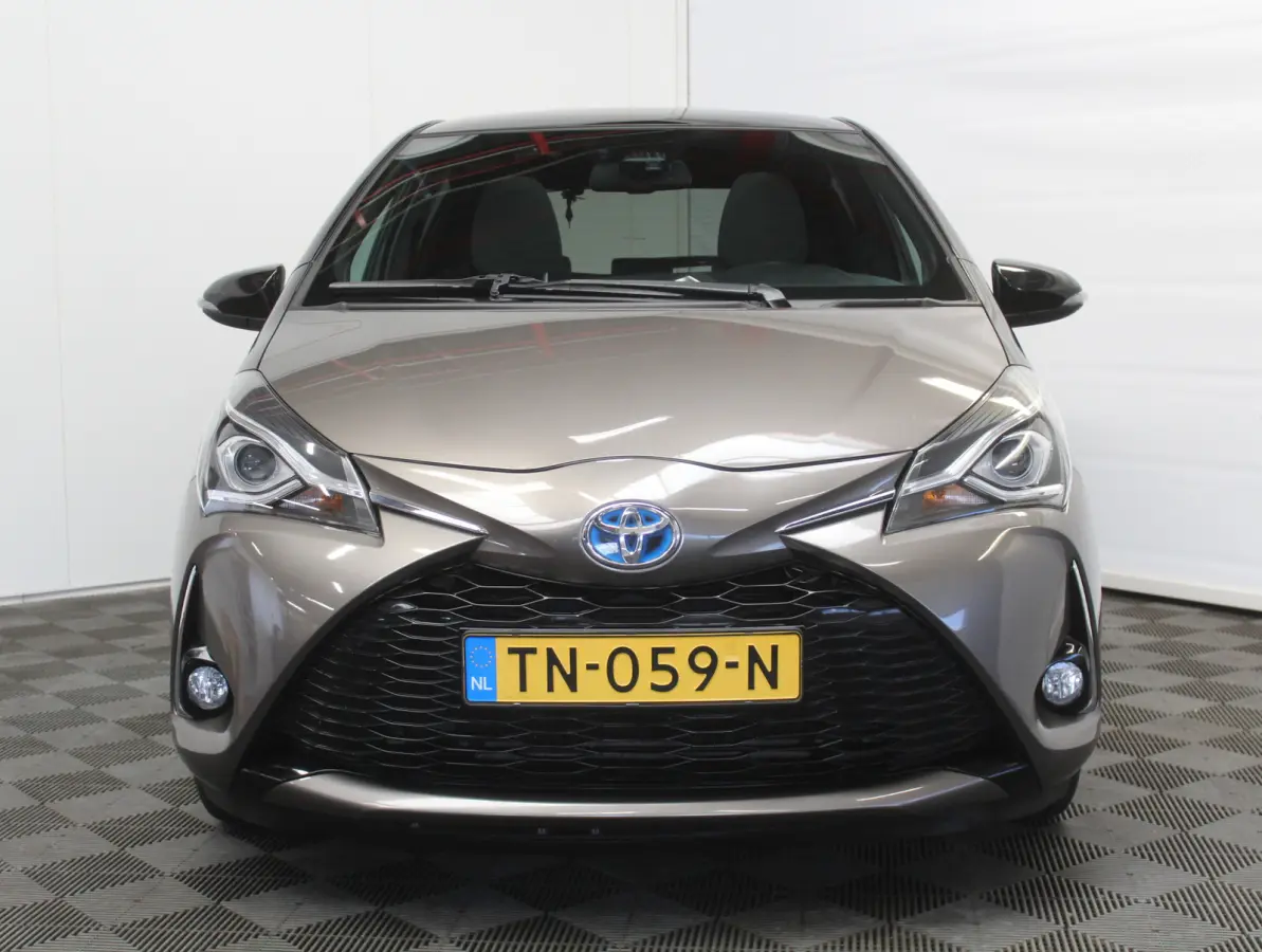 1.5 Hybrid Bi-Tone Plus CLIMATE | LMV16 | AFNBTREKHAAK | CRUISE | LED | NAVI | CAMERA | PANODAK